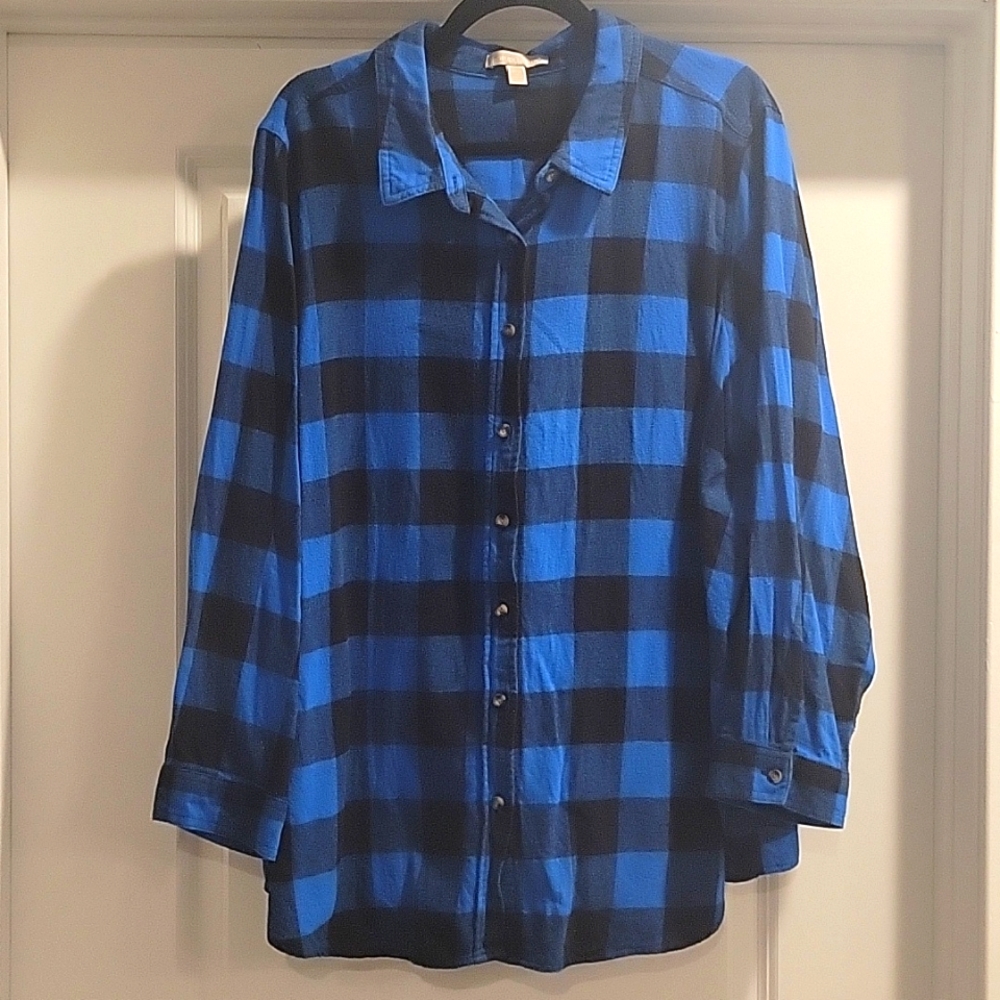 Women's plus flannel shirt